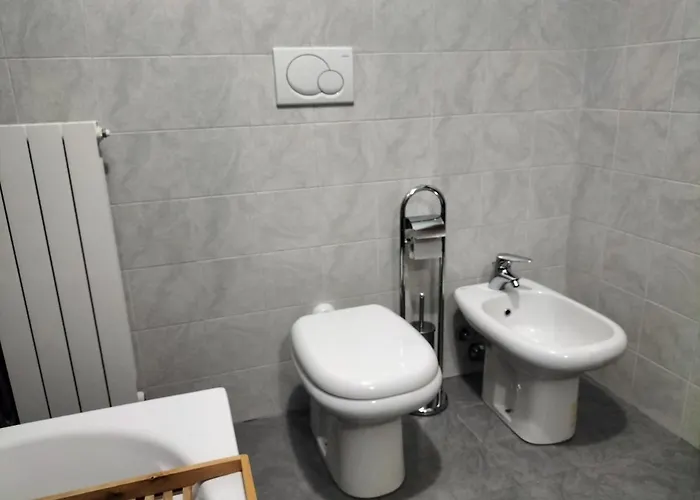 Big Bright Flat In Close To Loreto Square Apartment *